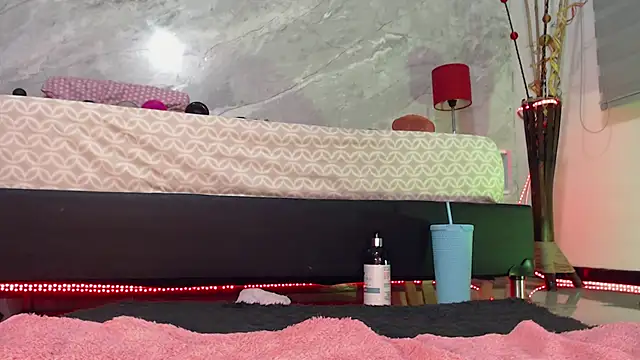 catmolly  online show from 11, 3, 2025