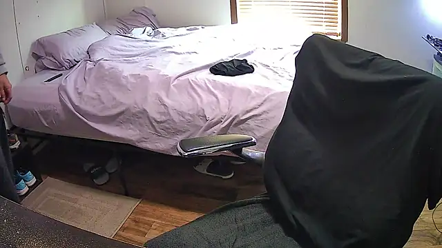 Muffdiver718 online show from 19, 3, 2025