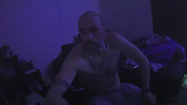 Muffdiver718 online show from 12, 1, 2026