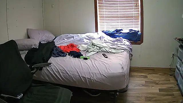 Muffdiver718 online show from 15, 3, 2025