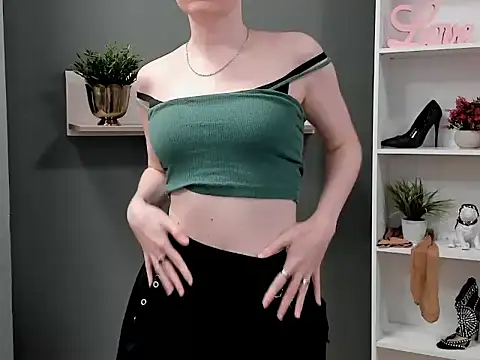 hottieBlair online show from 17, 9, 2025