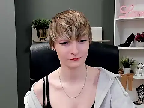 hottieBlair online show from 25, 9, 2025