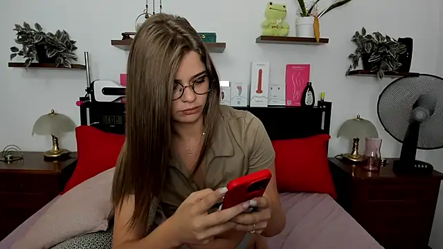 HaleyReedme online show from 17, 7, 2026