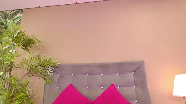 Snapshot of BetsyBennet_ chatting on 27, 11, 2025 BetsyBennet online show from 27, 11, 2025