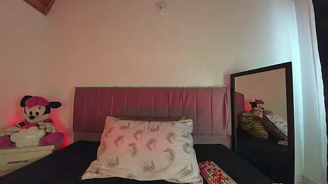 kitty-kryss online show from 10, 9, 2025