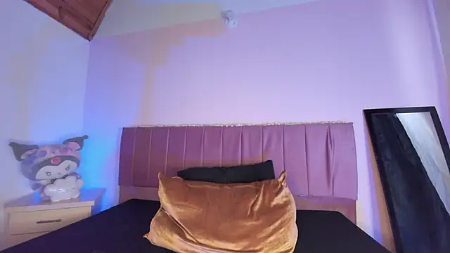 kitty-kryss online show from 8, 10, 2025