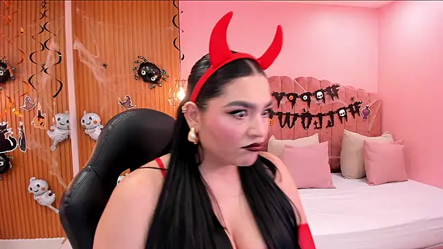 eva sainnt online show from 10, 10, 2025