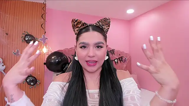 eva sainnt online show from 5, 10, 2025