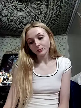 xoemilyfitch online show from 13, 3, 2025