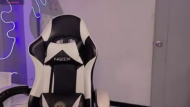 natasha  black online show from 14, 1, 2026