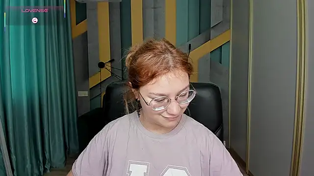 AngelinaLow online show from 18, 12, 2025