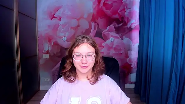 AngelinaLow online show from 17, 11, 2025