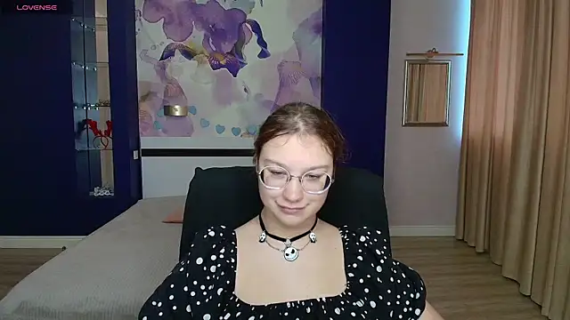 AngelinaLow online show from 7, 10, 2025