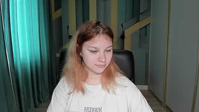 AngelinaLow online show from 30, 4, 2026
