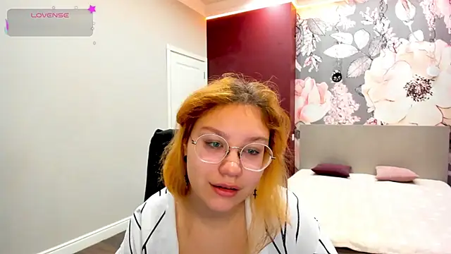 AngelinaLow online show from 14, 2, 2026