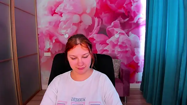 AngelinaLow online show from 5, 5, 2026