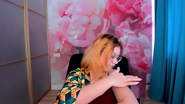 AngelinaLow online show from 10, 2, 2026