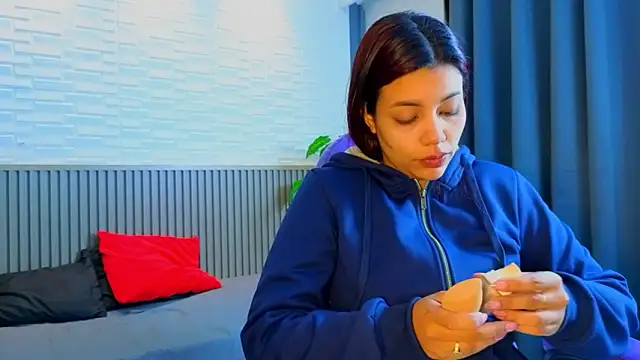 TiffanyWalk online show from 20, 3, 2026