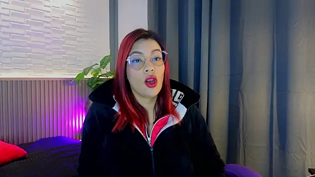 TiffanyWalk online show from 15, 10, 2025