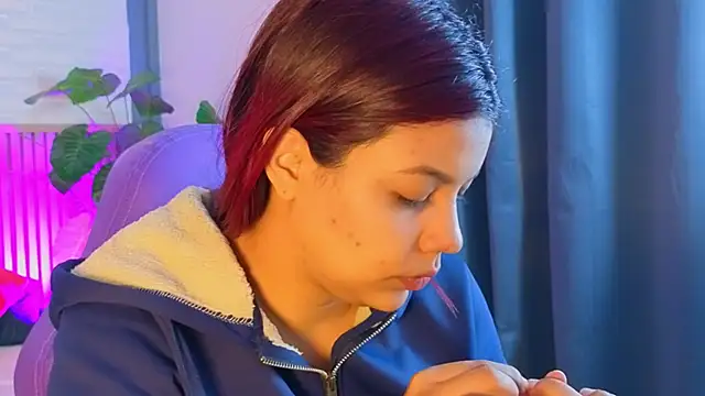 TiffanyWalk online show from 5, 3, 2026