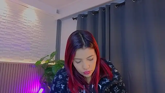 TiffanyWalk online show from 9, 10, 2025