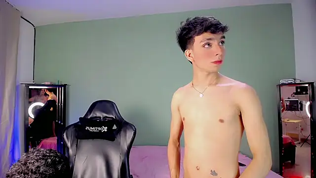 Zion Moore online show from 16, 10, 2025