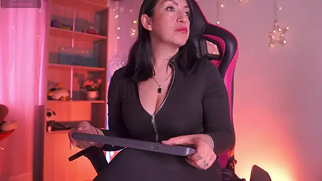 Madison Mayer online show from 10, 3, 2026