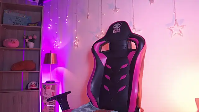 Madison Mayer online show from 15, 11, 2025