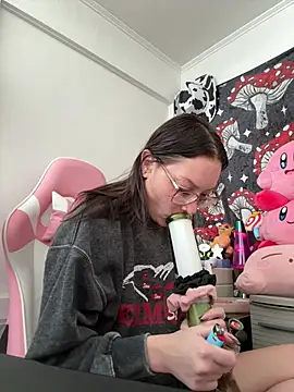 SpaceCowWhore online show from 6, 2, 2026