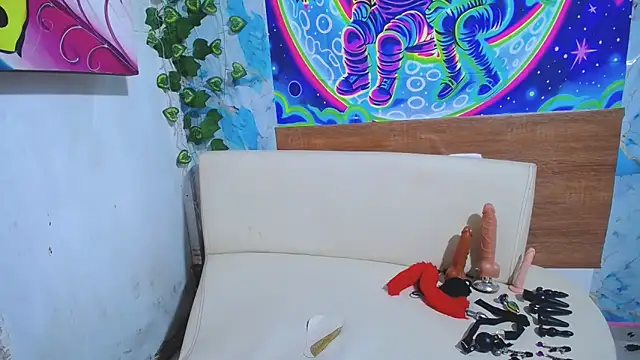 Snapshot of latina_bigboos25 chatting on 10, 11, 2025 latina bigboos25 online show from 10, 11, 2025