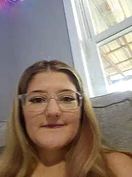 Snapshot of eyesthatsparkle22 chatting on 18, 9, 2025 eyesthatsparkle22 online show from 18, 9, 2025