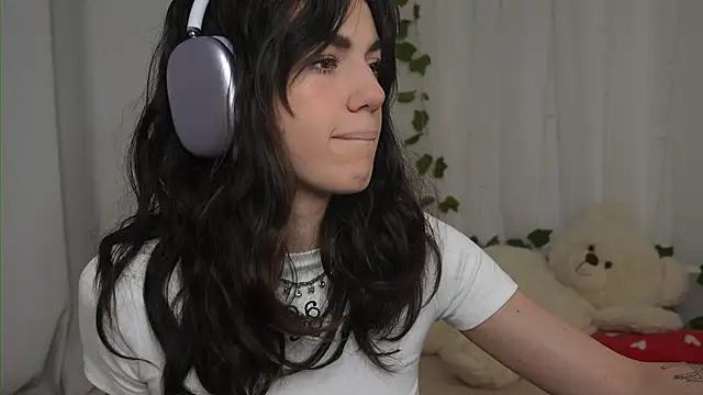 mystica  online show from 18, 10, 2025