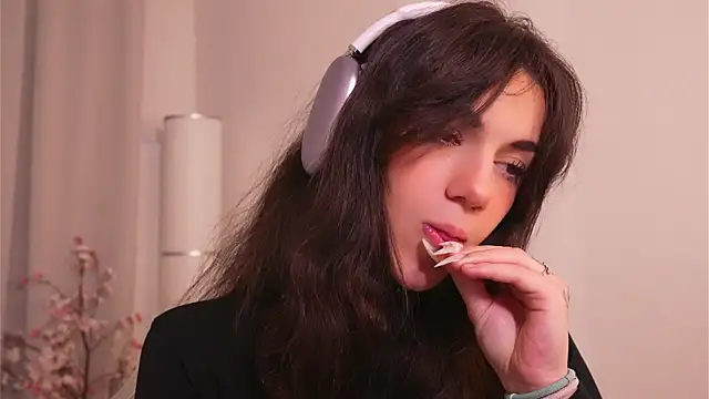 mystica  online show from 11, 11, 2025