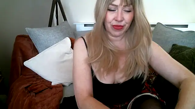 MissHoneyPenny online show from 11, 3, 2026