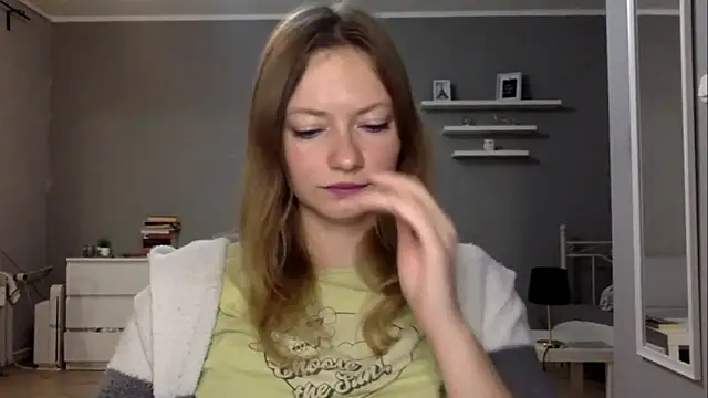 Snapshot of MillieShow chatting on 27, 11, 2025 MillieShow online show from 27, 11, 2025