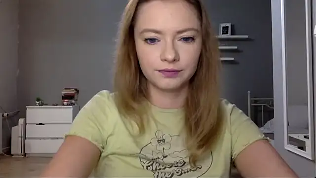 Snapshot of MillieShow chatting on 8, 10, 2025 MillieShow online show from 8, 10, 2025