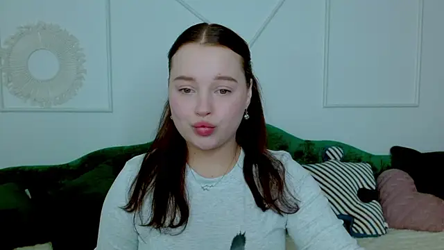 Cute kitty- online show from 16, 10, 2025