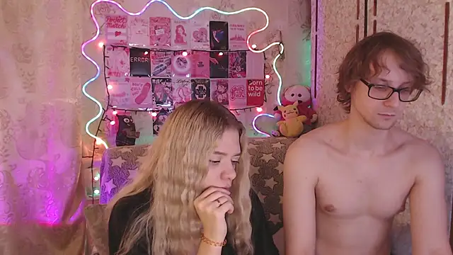 Snapshot of Your_Horny_Friends chatting on 17, 11, 2025 Your Horny Friends online show from 17, 11, 2025