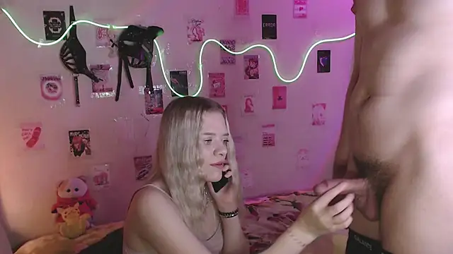 Snapshot of Your_Horny_Friends chatting on 11, 10, 2025 Your Horny Friends online show from 11, 10, 2025