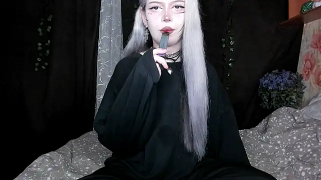 amelia mays xx online show from 8, 11, 2025