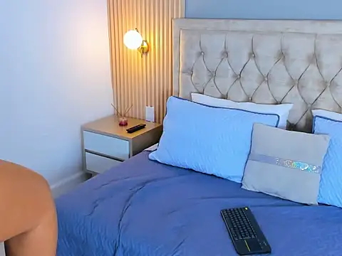 Hera goddesss online show from 13, 9, 2025