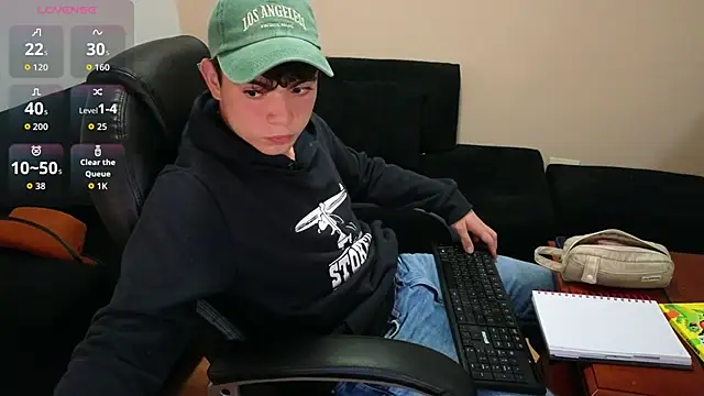 lukeboyce33 online show from 13, 2, 2026