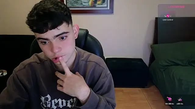 Snapshot of lukeboyce33 chatting on 13, 4, 2026 lukeboyce33 online show from 13, 4, 2026