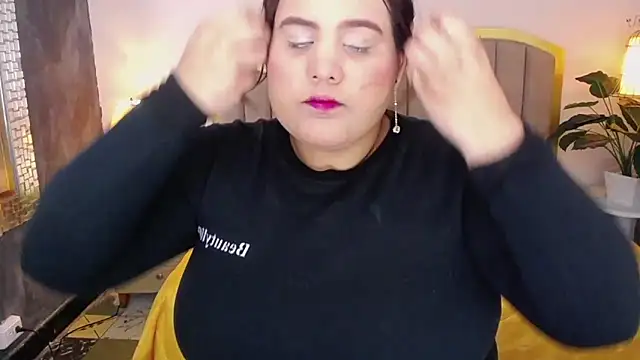 Snapshot of ailyn_maury chatting on 21, 10, 2025 ailyn maury online show from 21, 10, 2025