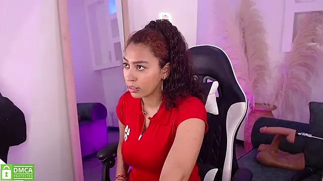 dayancarolina  online show from 8, 9, 2025