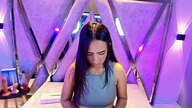 Alice 26  online show from 19, 3, 2026