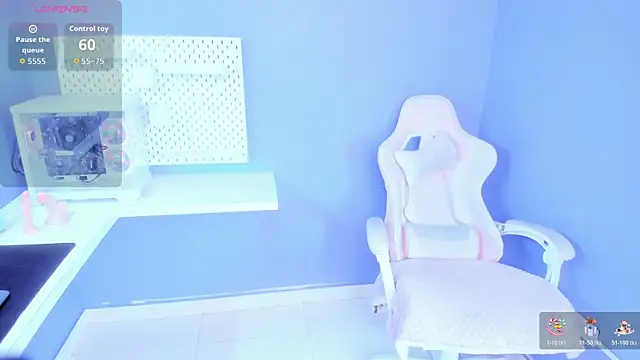 Alice 26  online show from 30, 10, 2025