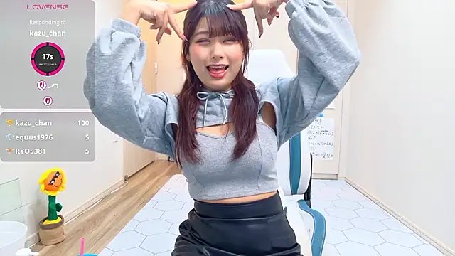 Snapshot of miharu01 chatting on 12, 11, 2025 miharu01 online show from 12, 11, 2025