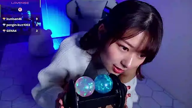 Snapshot of miharu01 chatting on 2, 12, 2025 miharu01 online show from 2, 12, 2025