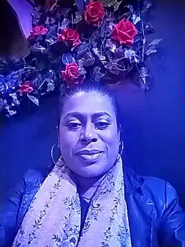 Tu-Reina online show from 5, 10, 2025